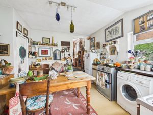 Kitchen/Breakfast Room- click for photo gallery
